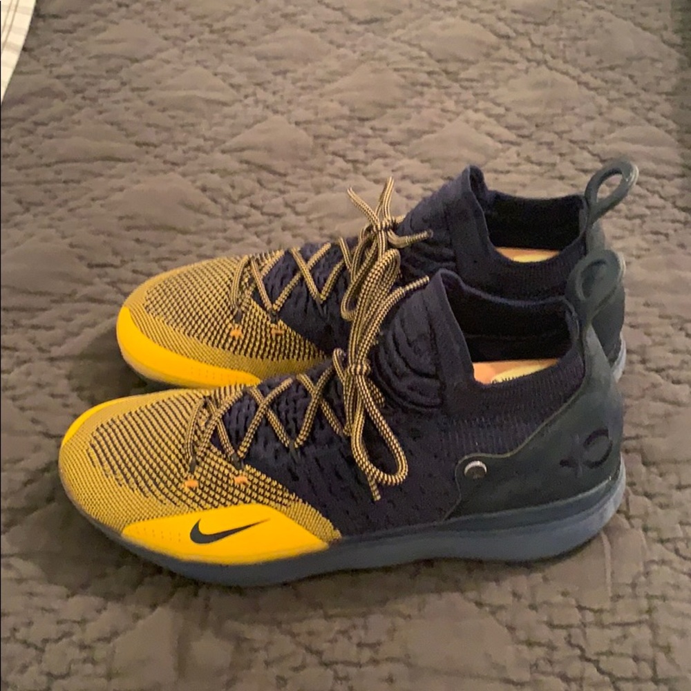 Mens KD basketball shoes